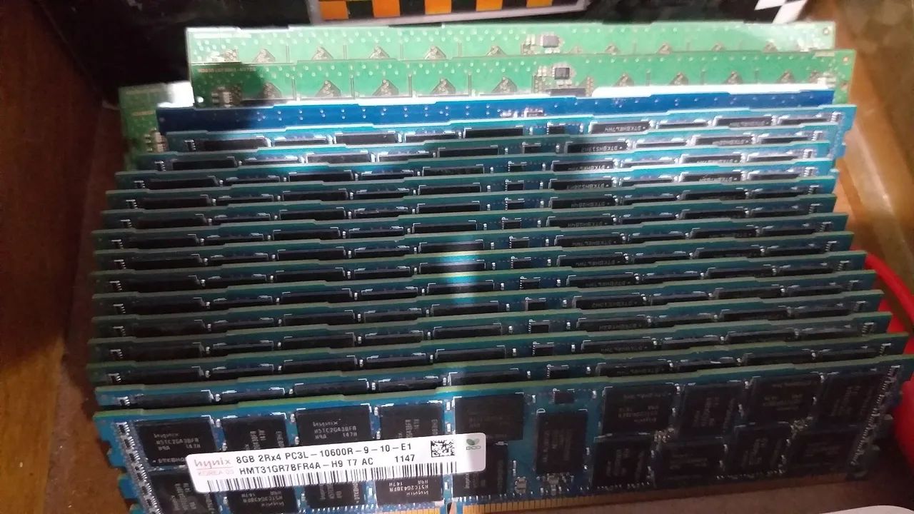 Memória Servidor DELL 8GB 64168578883842121