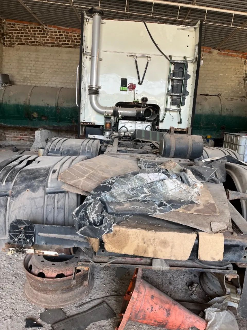 SUCATA DE CAMINHAO INTERNACIONAL 9800 - Foto 9