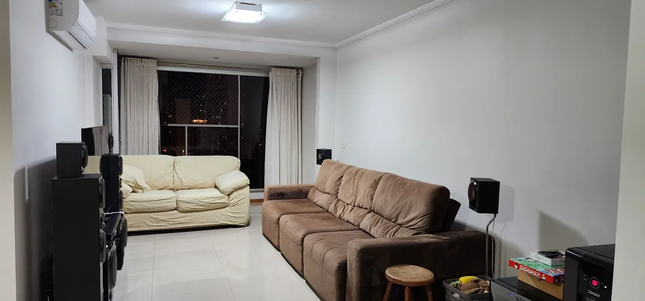 Águas Claras, nascente, pintura nova, porcelanato, lazer e vizinhança completos.