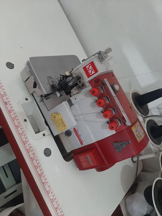Máquina de Overlock Industrial ponto cadeia sun special direct drive - Foto 3