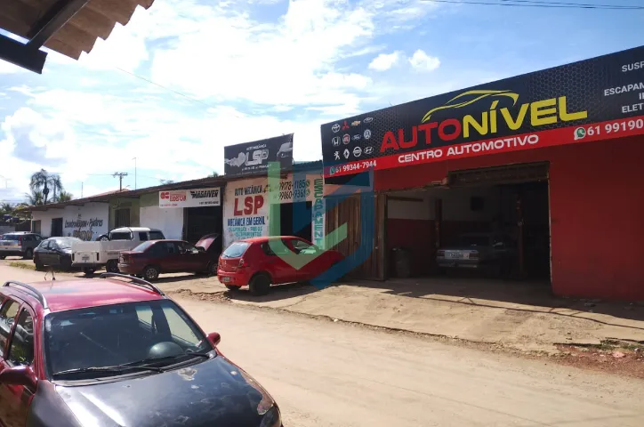 Vendo Imóvel com 5 Lojas, no Setor 1atras da Japão da construção - Águas Lindas de Goiás.