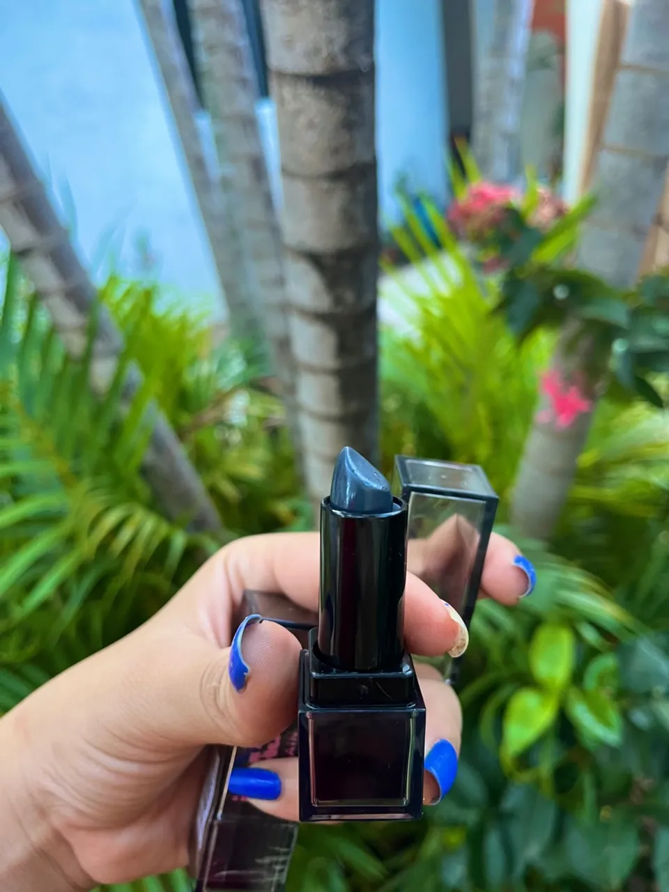 Batom black Escuro - Arrase com um look moderno!