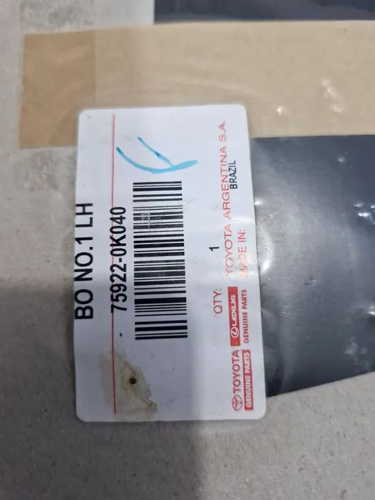 Adesivos porta dianteira direita e esquerda Toyota Hilux 2016 a 2020 Genuina  - Foto 3