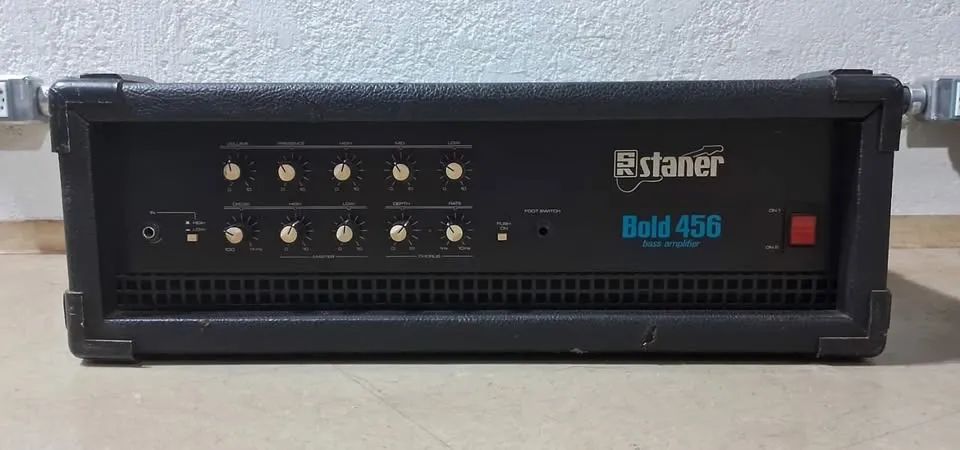 Amplificador cabeçote Staner Bold 456 - 120W p/ Contrabaixo - Promoção