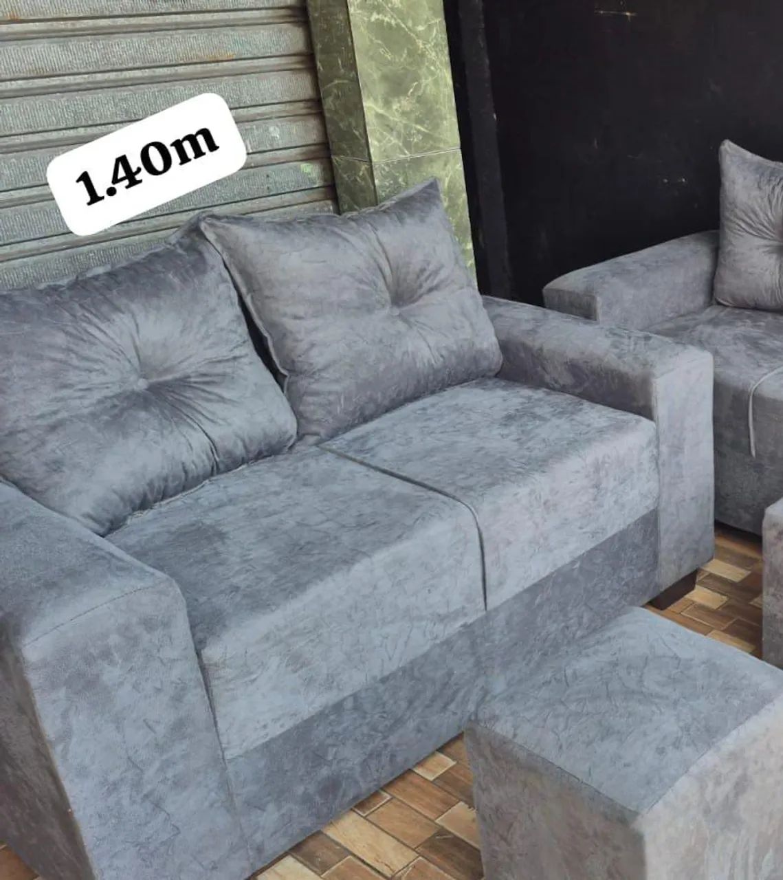 Sofá 2 lugares almofada fixa + Puff - Foto 4