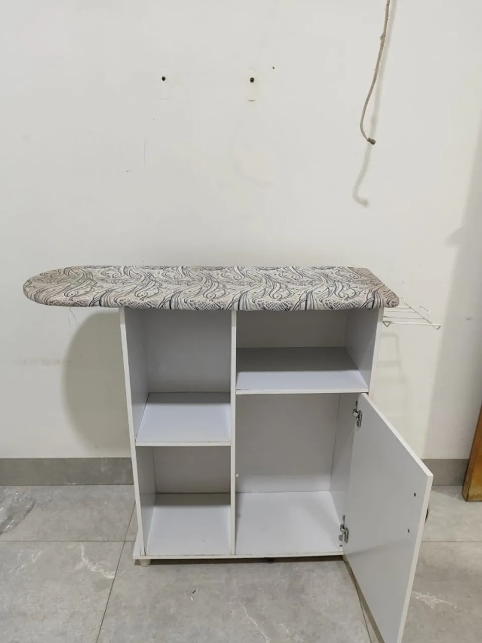 Vendo tábua de passar roupa com gaveta