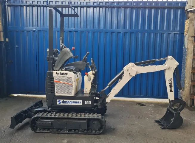 Mini Escavadeira Bobcat Mod. E10 Ano 2023 Com +/- 695.34h