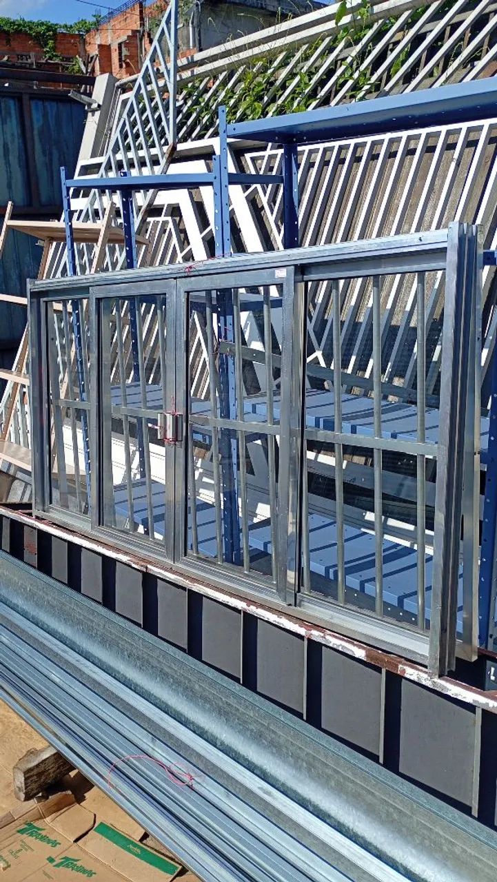 Vitro de alumínio reforçado 