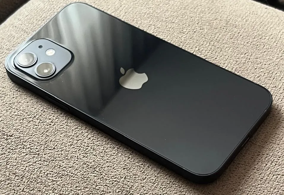iPhone 12 - Preto