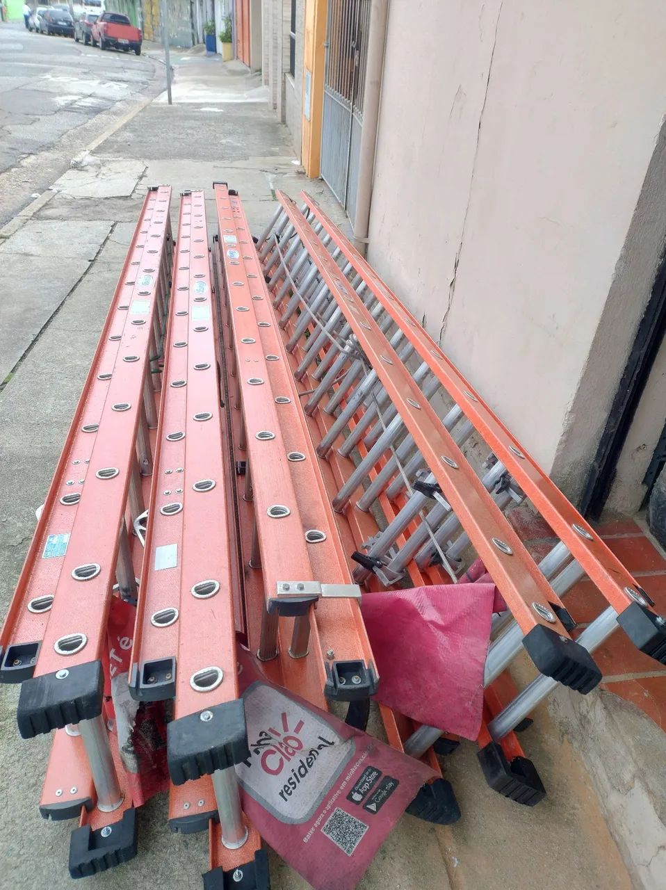 Escada Usada e Nova- Escada Plataforma 