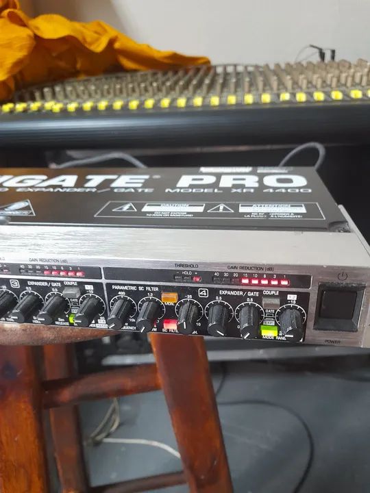 Behringer MULTIGATE PRO XR4400 ③ Multigate Pro Behringer 4 Canais Xr4400 (1724)