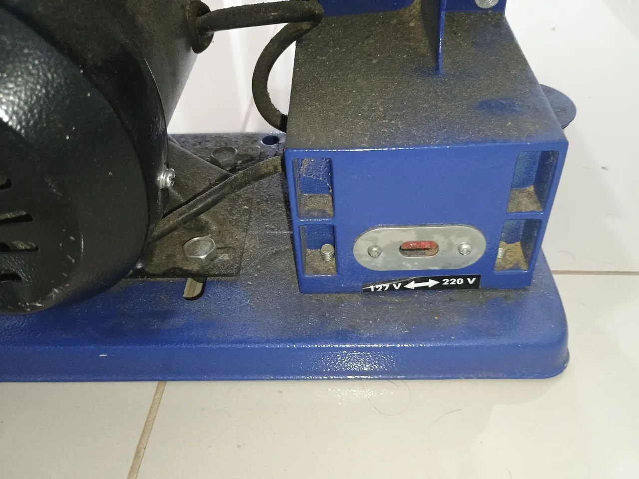 Lixadeira de Cinta 100mm - Industrial Pouco uso  - Foto 3