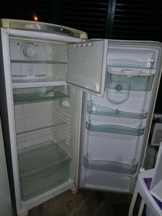 Geladeira Frost-free 360 litros 220v - Foto 3