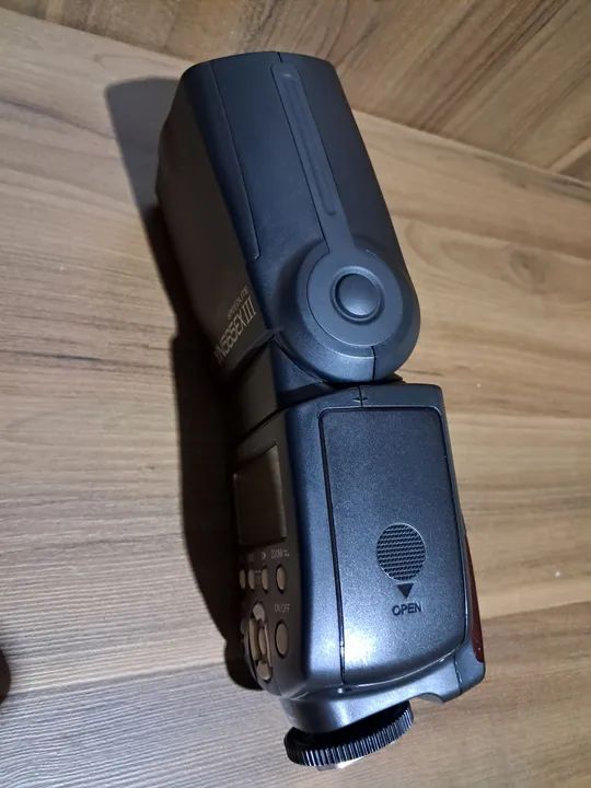 FLASH YN565EX III - POTÊNCIA E QUALIDADE COMO NOVO!<br> - Foto 5