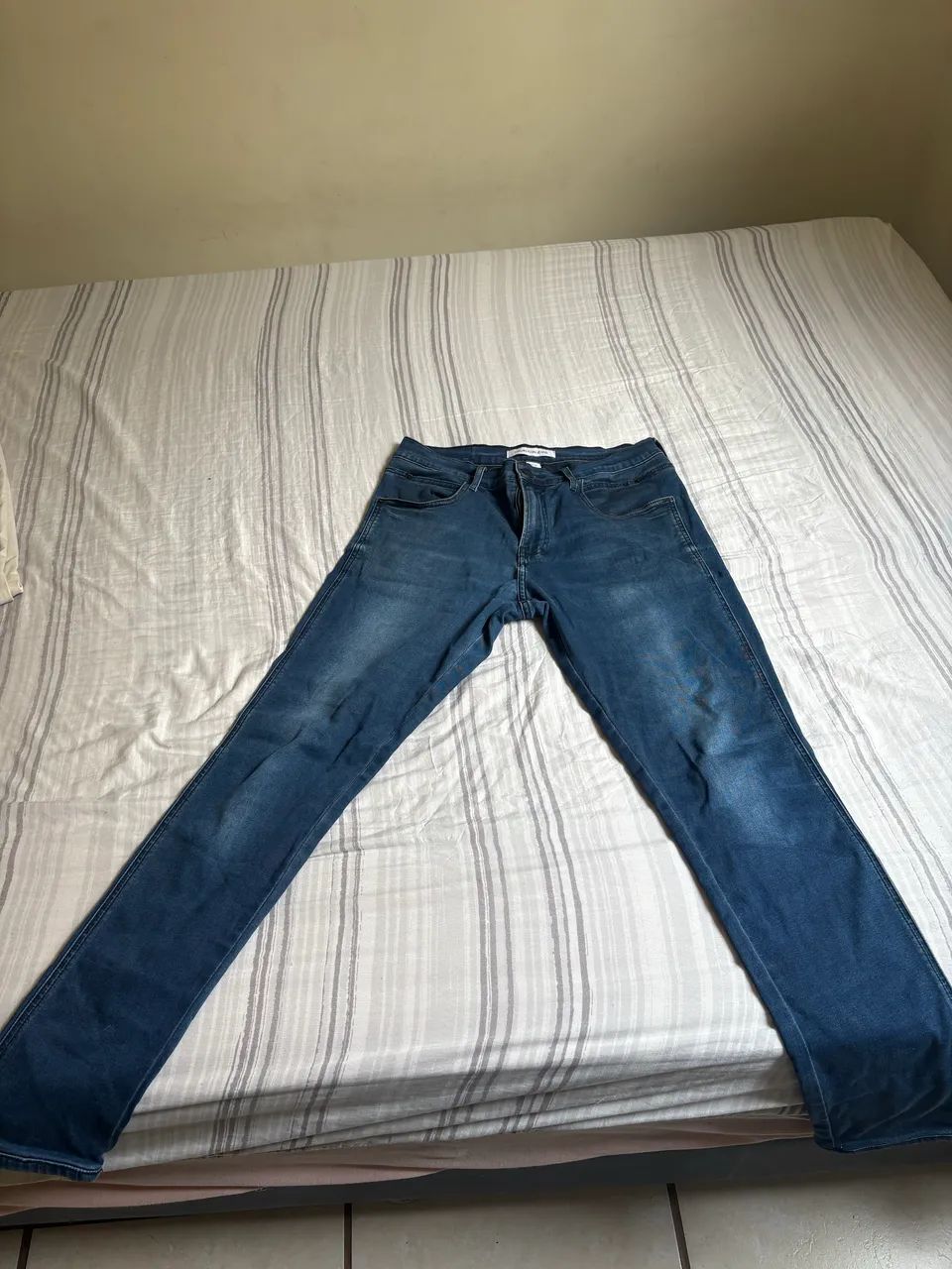 Vendo calça nova e semi nova - Foto 5