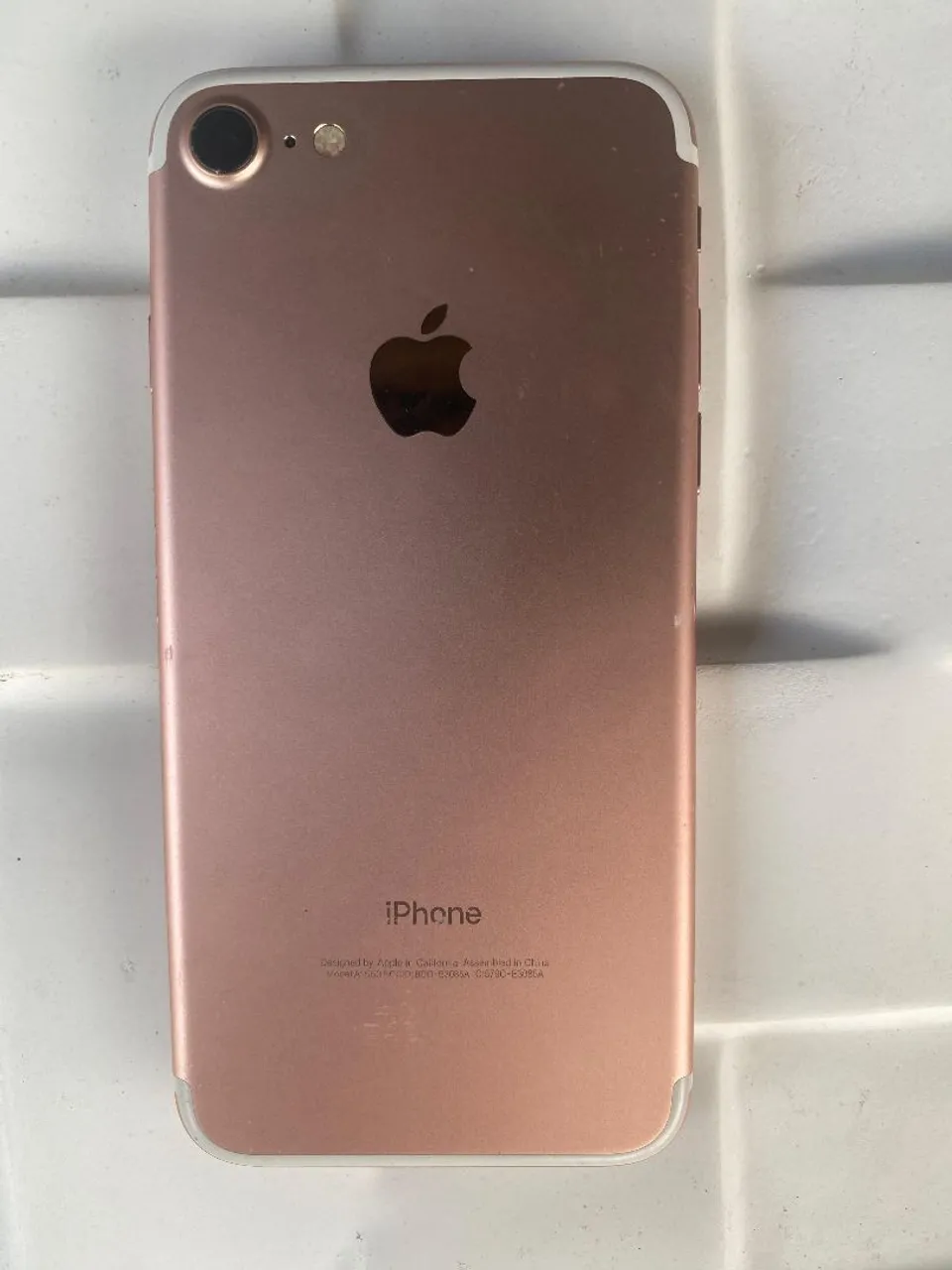 iPhone 7 Rose Gold - 128GB 650,00