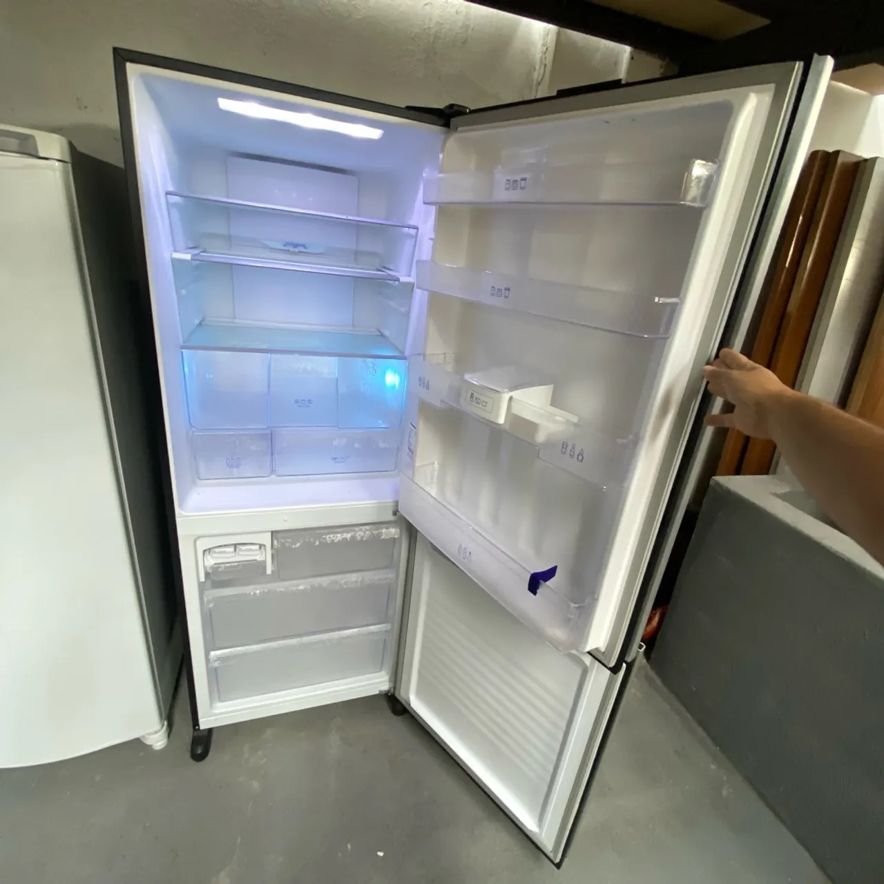 Geladeira Panasonic Frost Free Semi Nova - Entrego RJ