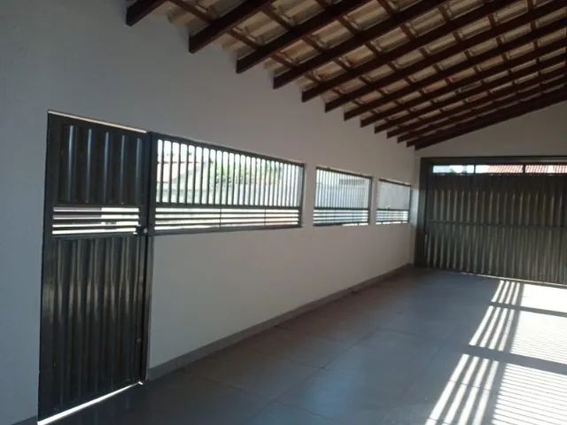 Casa reformada 280m² com suíte e garagem | Próx. Colégio Militar