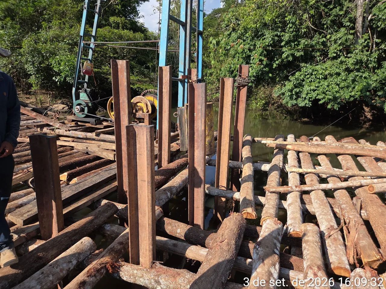 Bate estaca e construção de pontes. - Foto 5