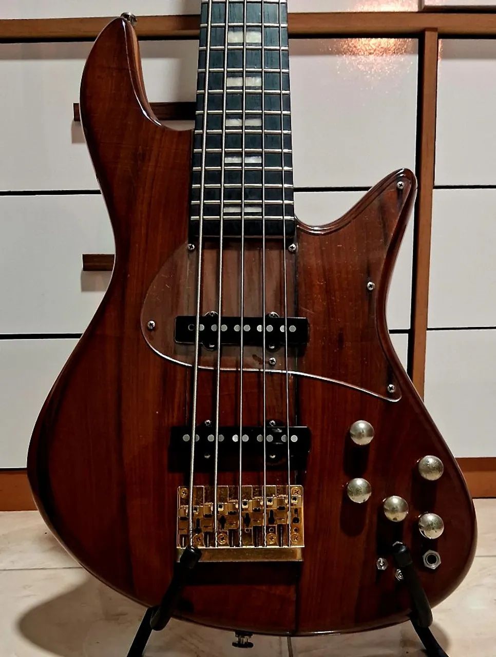 Baixo de luthier  - Foto 2