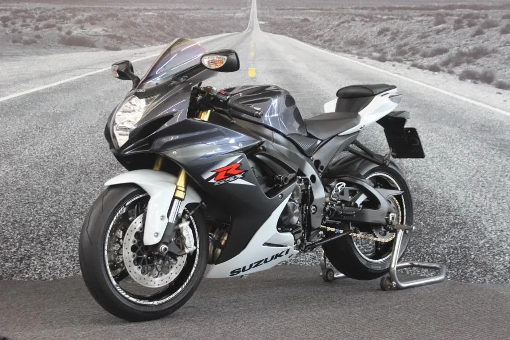 GSX-R 750 W Srad 2016 - 1541046691 | OLX