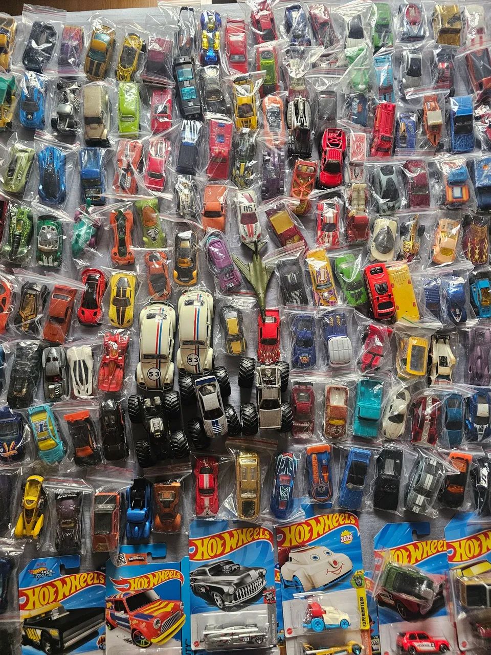 Coleção hot wheels 351 minis no total - Foto 3