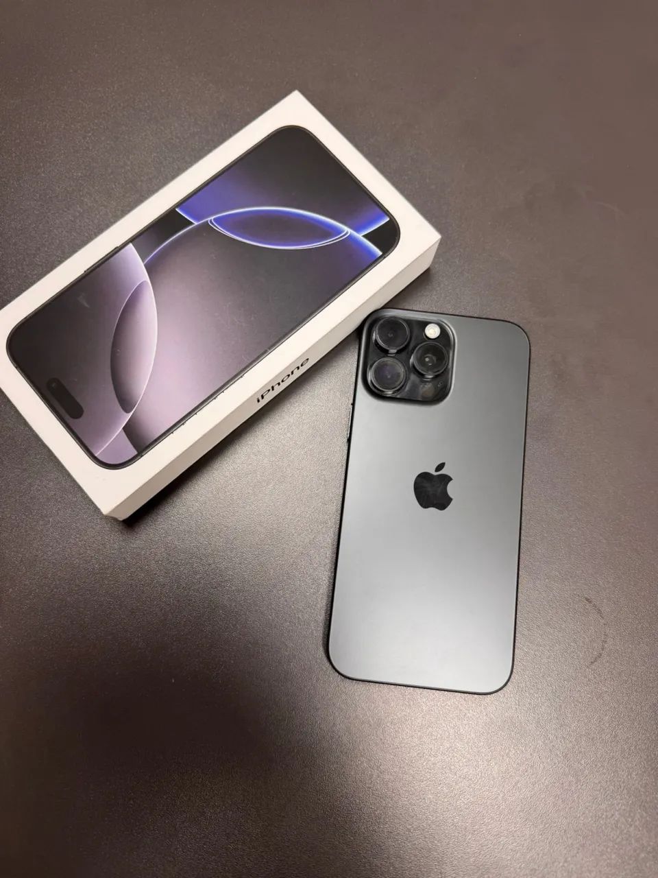Apple iPhone 16 Pro Max (256 GB) - Titânio preto