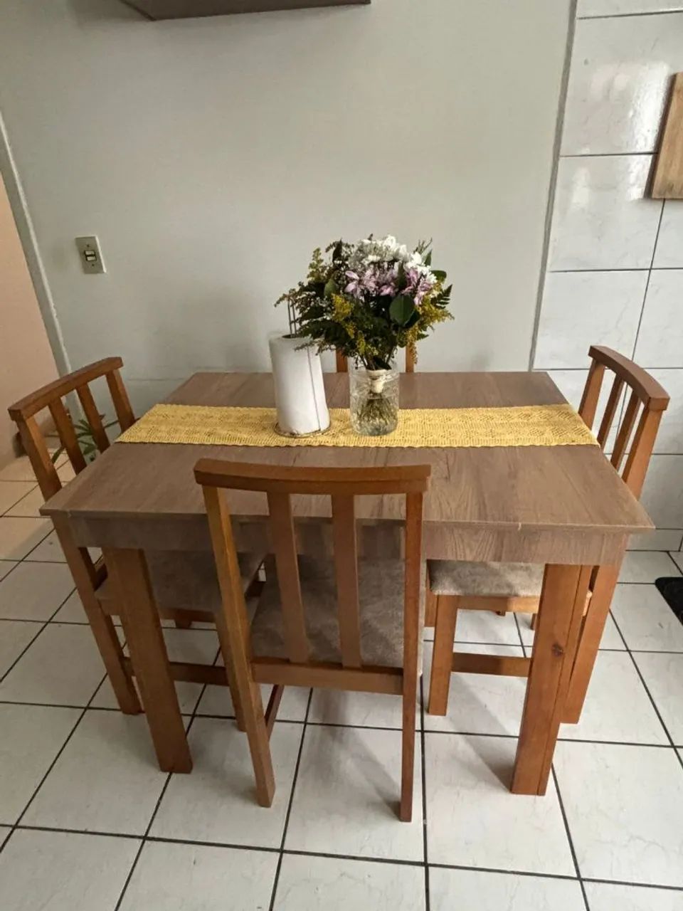 Mesa com 4 cadeiras novo  - Foto 4
