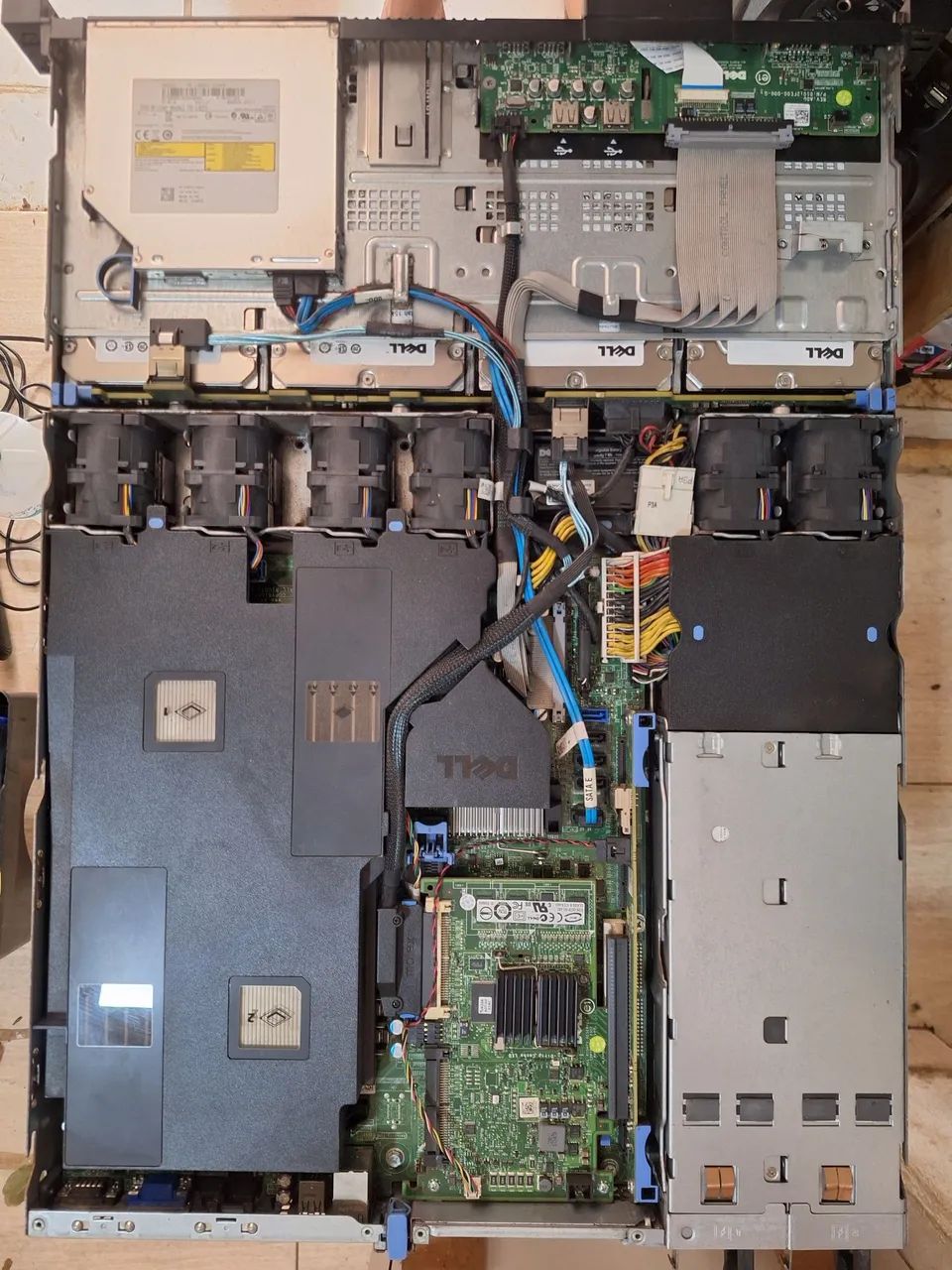 Servidor Dell PowerEdge R410 ? 2x Xeon E5620 | 16 GB RAM ECC | Funcionando - Foto 3