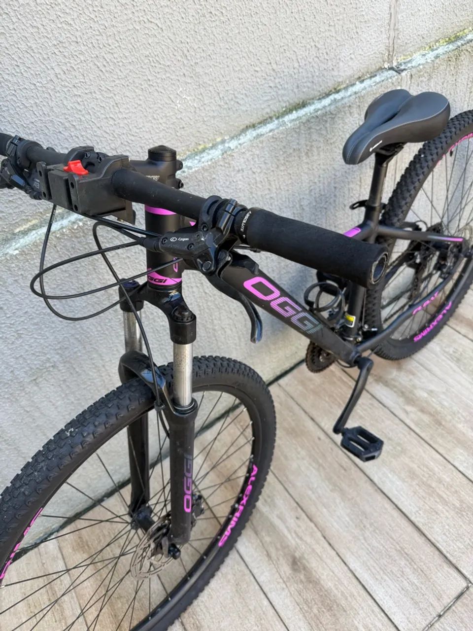 Bicicleta OGGI Float preta e rosa - mountain bike - Foto 2