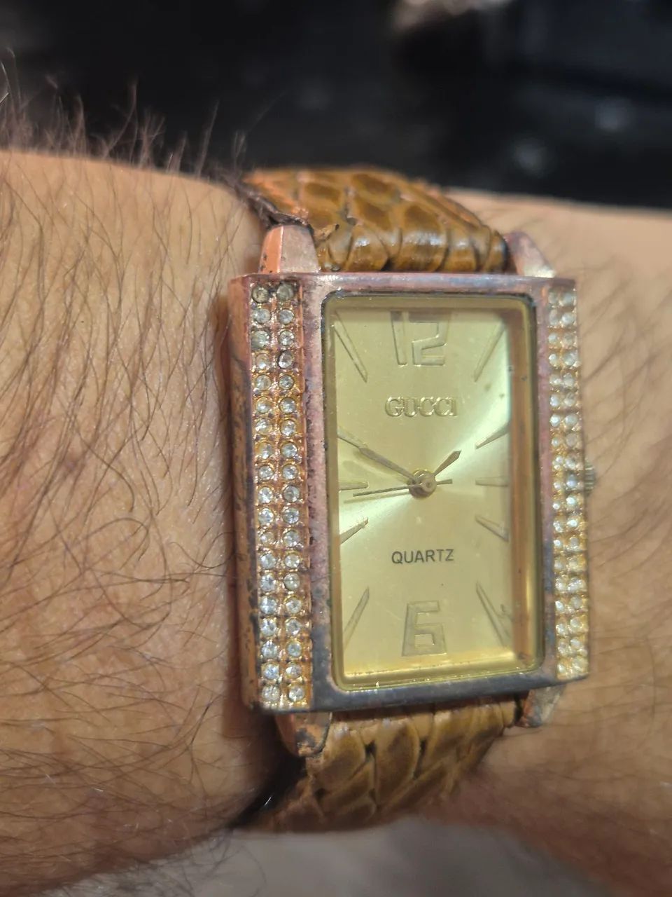 Relógio GUCCI VINTAGE À QUARTZ   -   FUNCIONAMENTO OK - Foto 2