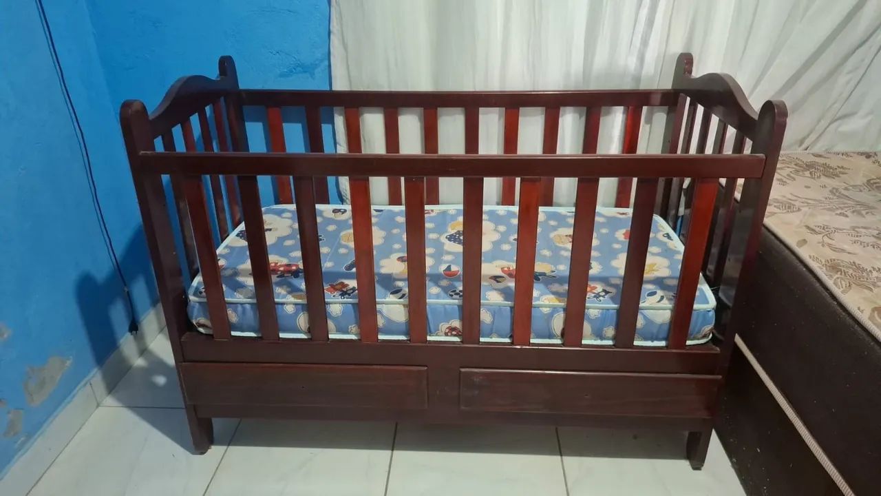 VENDO BERÇO COM COLCHÃO 