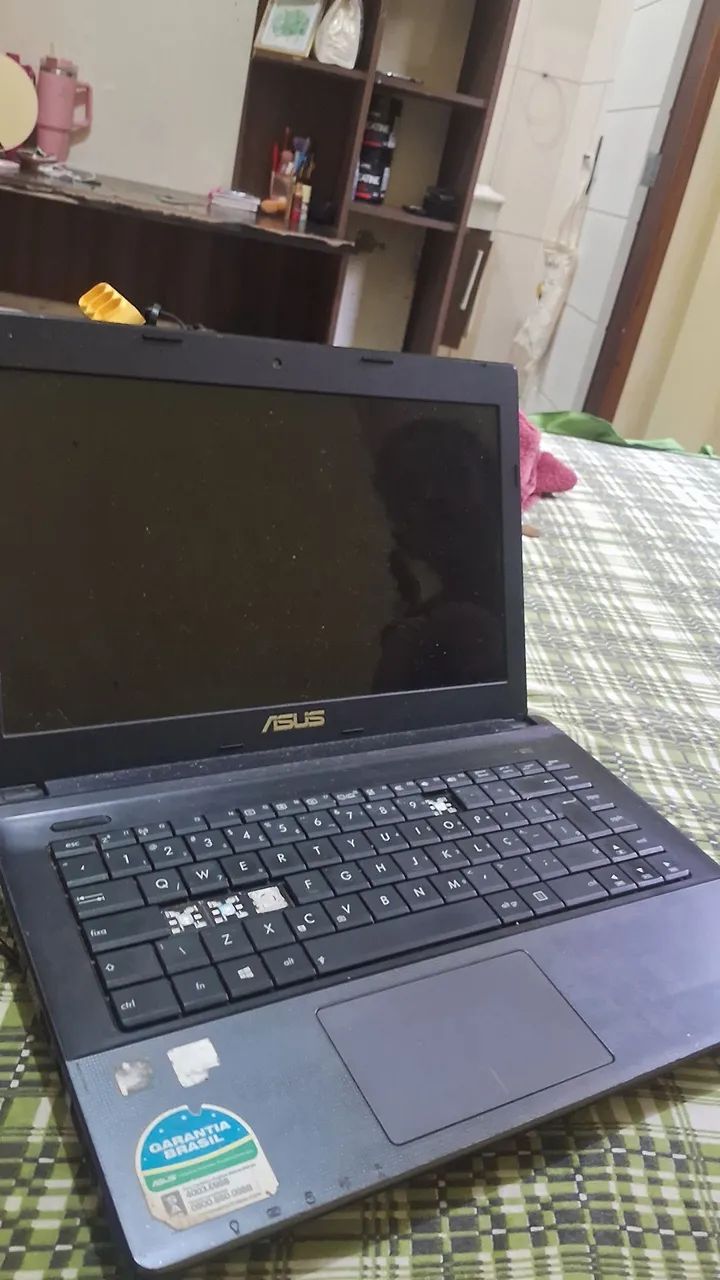 Vende-se Notebook Asus Windows 8 - Foto 2