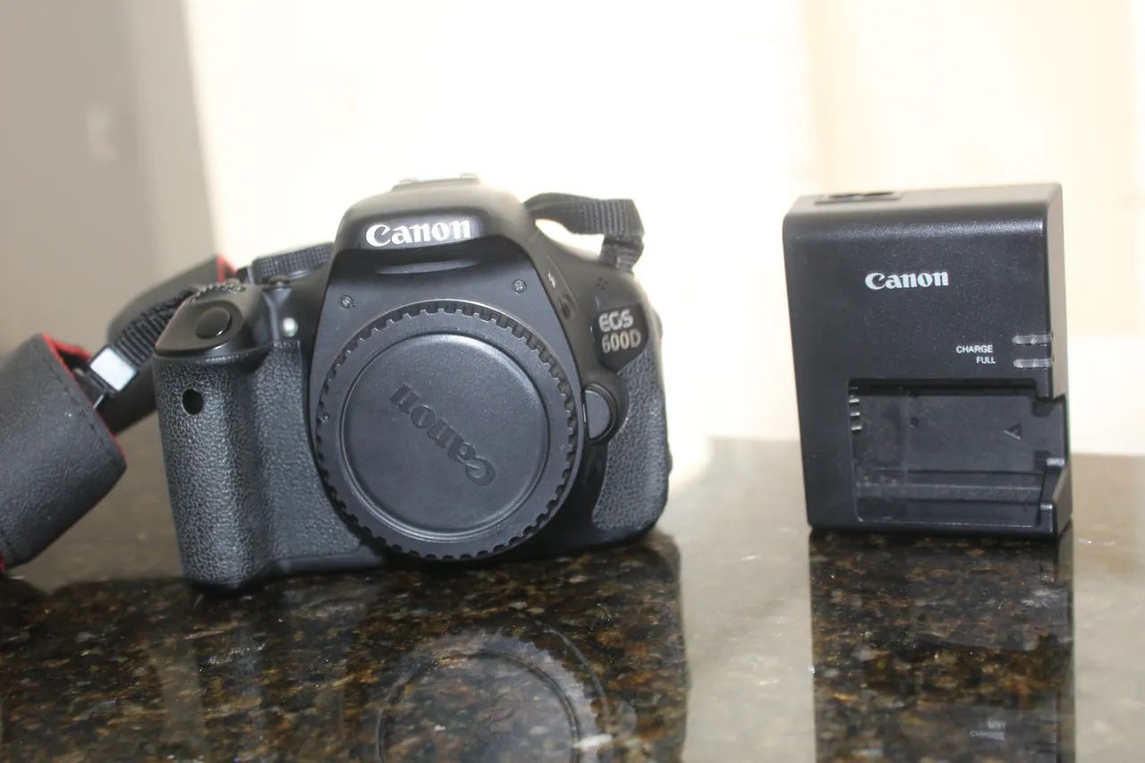 Vendo Canon EOS 600D - Foto 3