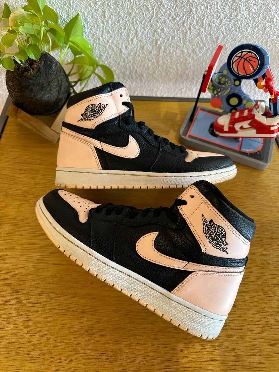 Air Jordan 1 High ?Crimson Tint? 