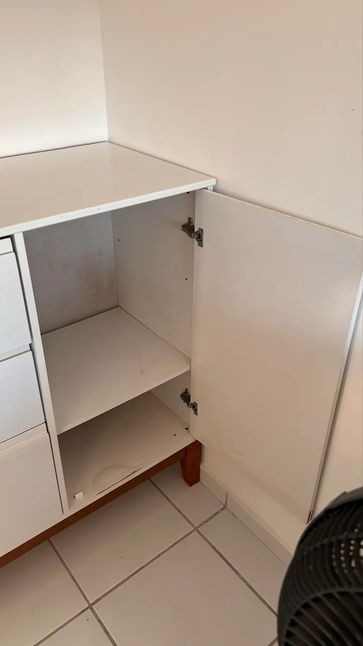 Cômoda MDF e pés de madeira.  - Foto 4