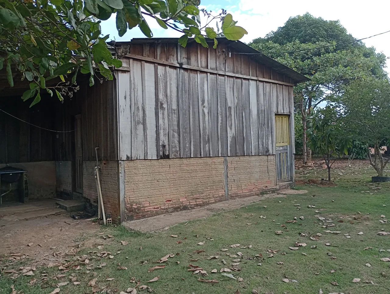 Vende se casa de madeira * - Foto 3
