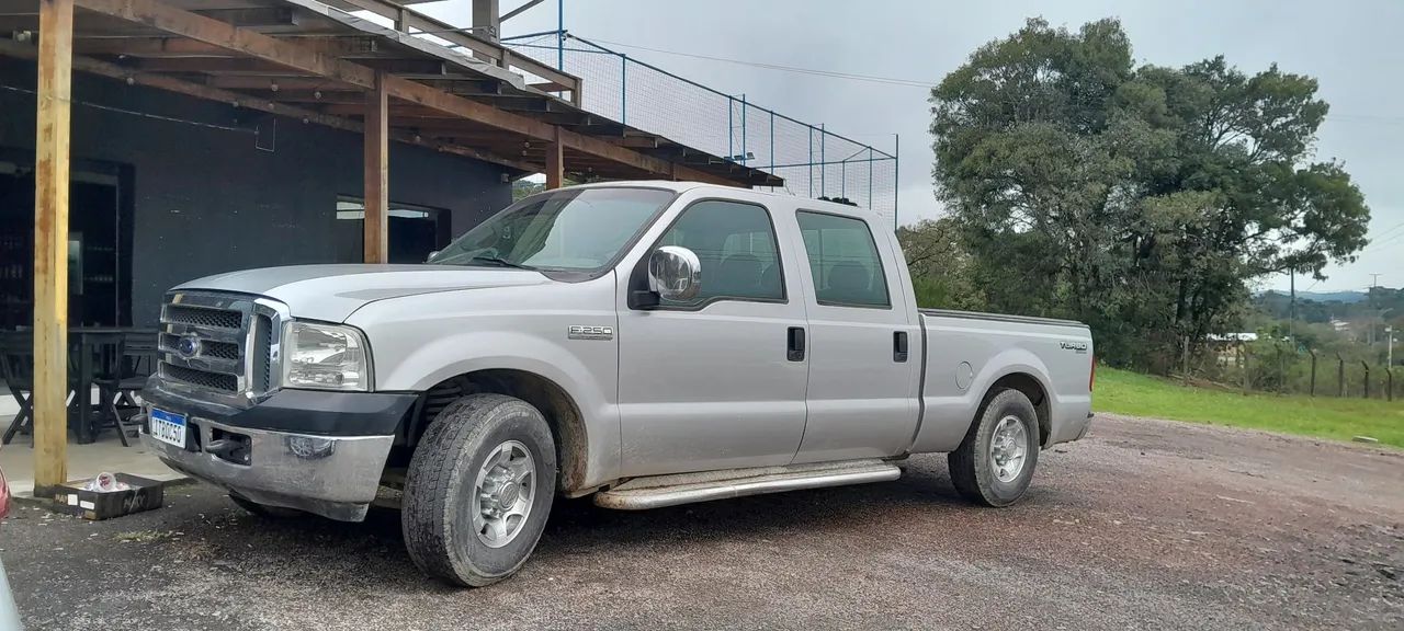 Ford F-250 F-250 XLT 4.2 180cv CD TB Diesel 2005