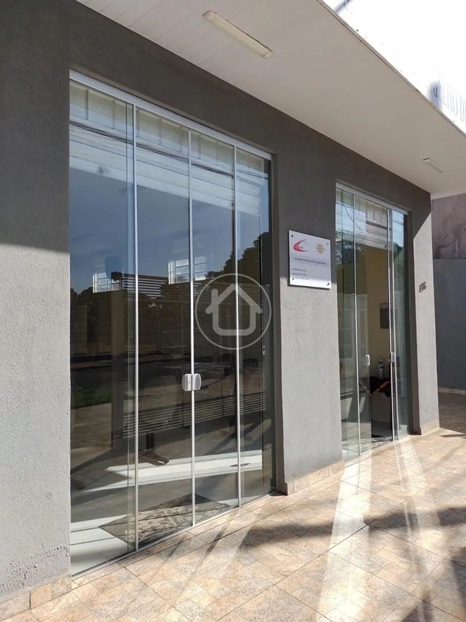 EXCELENTE PONTO COMERCIAL NO JOCKEY CLUB. - Foto 2