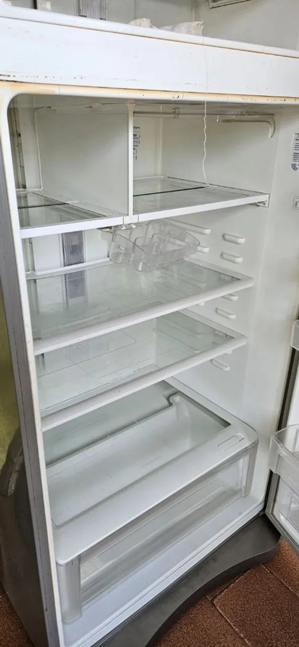 Vendo Geladeira Electrolux infinity - Foto 2