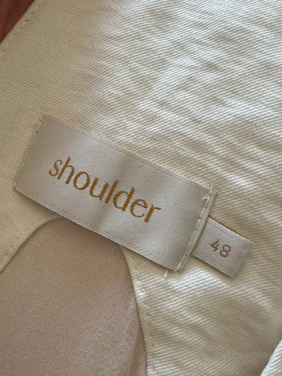Macacão Elegante Off-White da Shoulder 