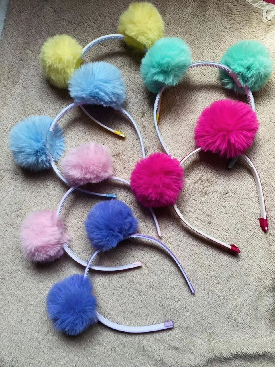 OFERTA/VENDO TIARA POMPOM  - Foto 2