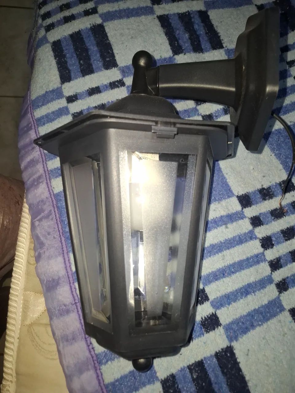 Vendo 4 luminárias com lâmpadas de led - Foto 2