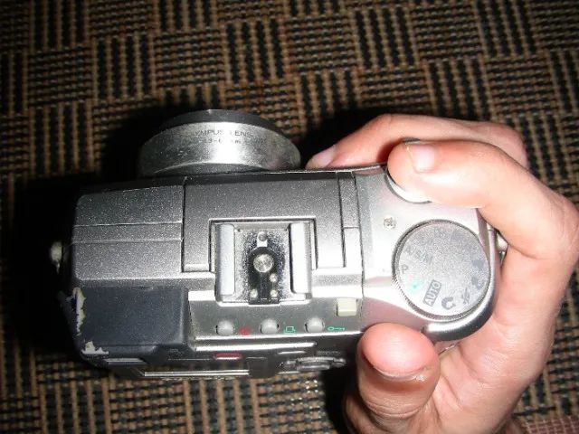 Câmera Olympus C-750 UZ
