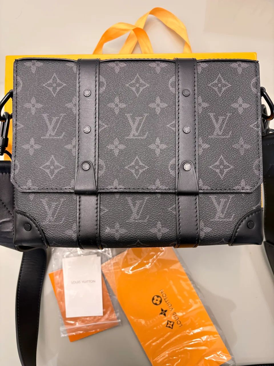 Shoulder Bag Estilo LV Monogram Eclipse - Preta | Excelente Esta - Foto 2