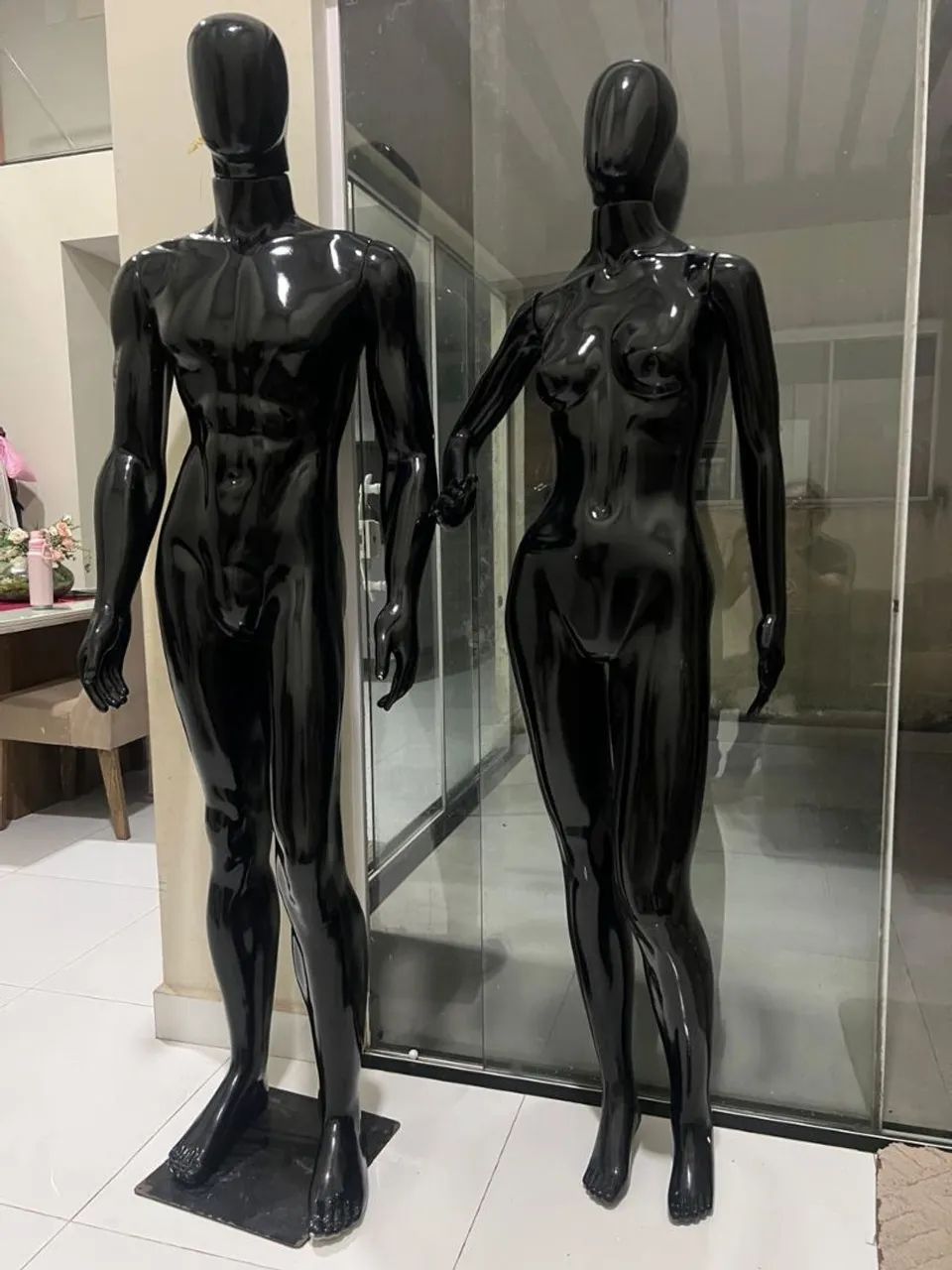 Manequins 600,00 cada unidade.