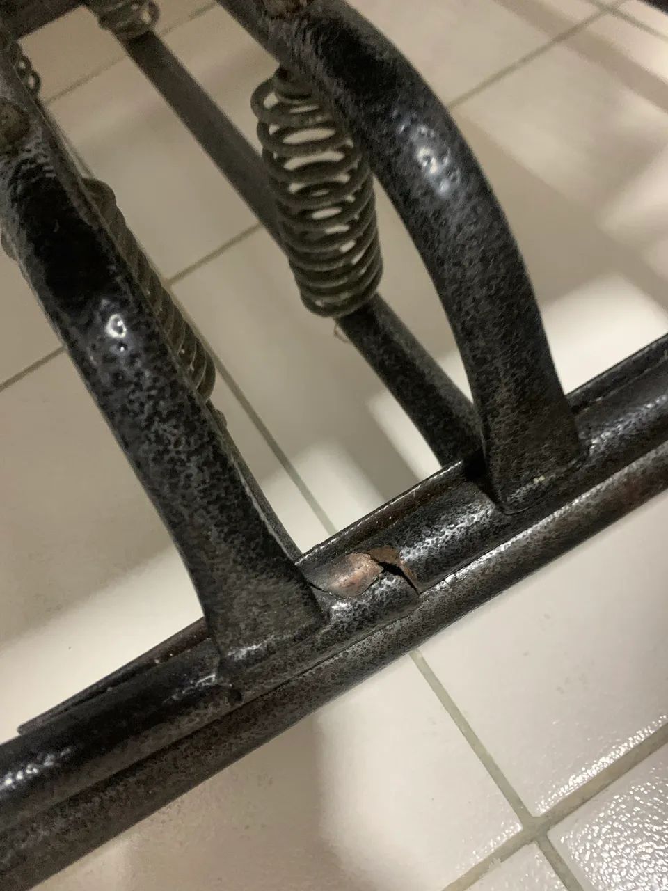 Cadeira de balanço  precisando de solda  - Foto 2