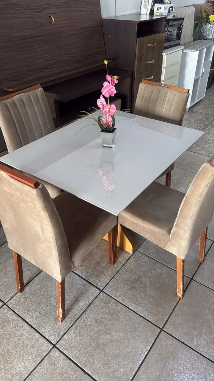 Mesa 4 cadeiras 