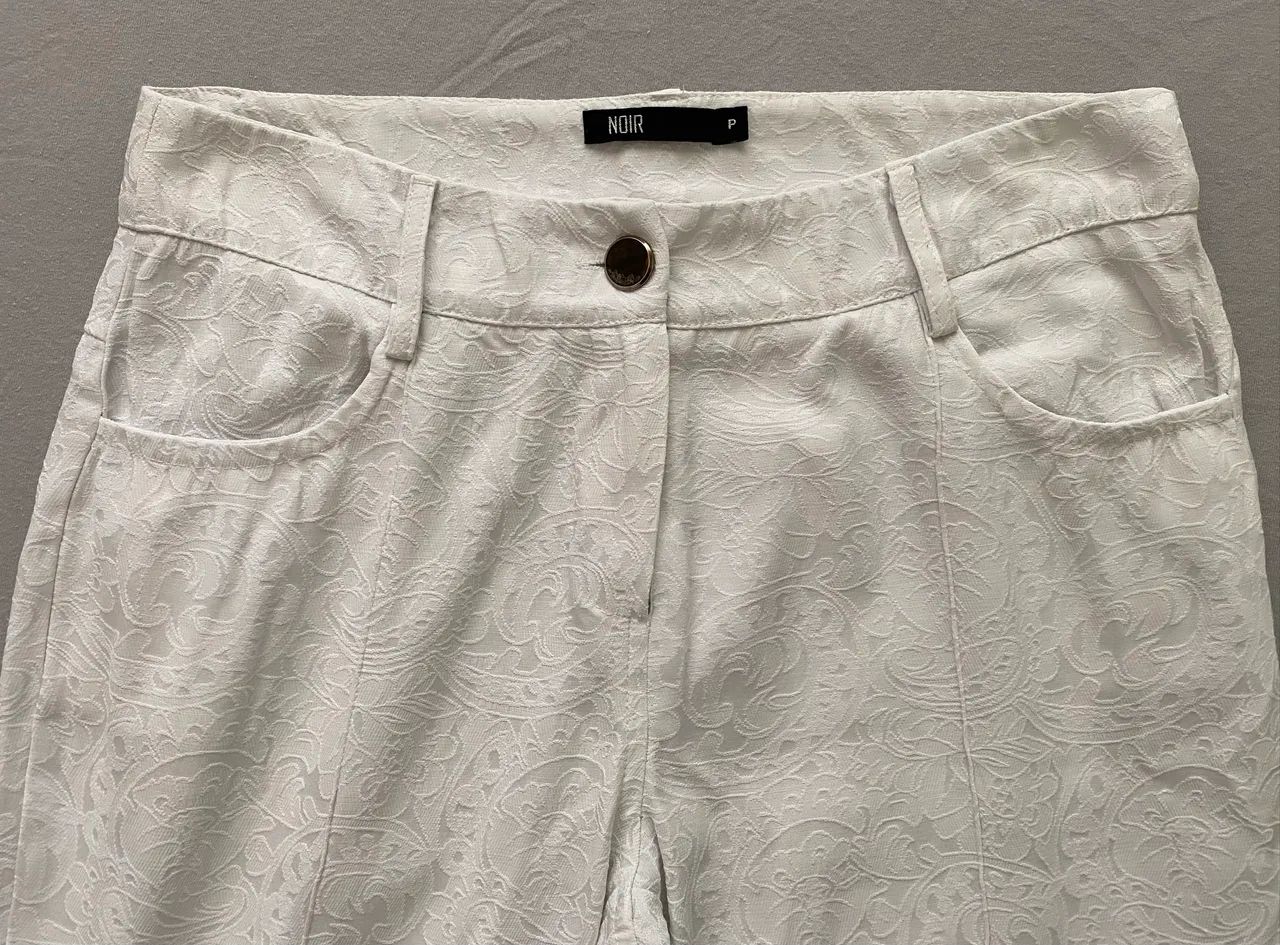 Calça Flare Noir Branca - P - Foto 4