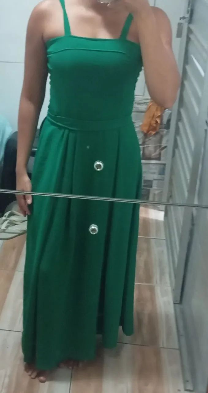 Elegância que chama atenção ? vestido longo verde!?